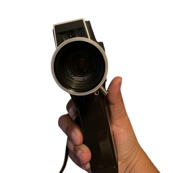 Vintage Bell & Howell 339 Autoload Focus-Matic 8mm Movie Camera + Original Case - Picture 9 of 11